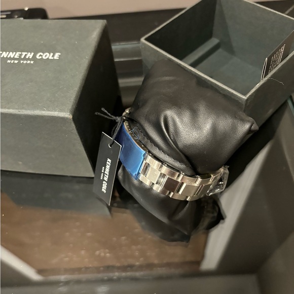 Kenneth Cole New York KC3271 Stainless Steel Bracelet Watch - Picture 2 of 6